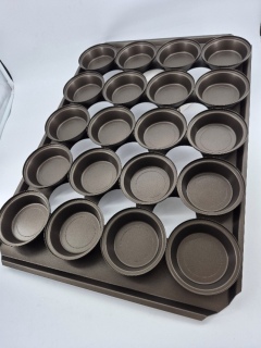Pie Tray Round 20 Tin 660 x 460mm