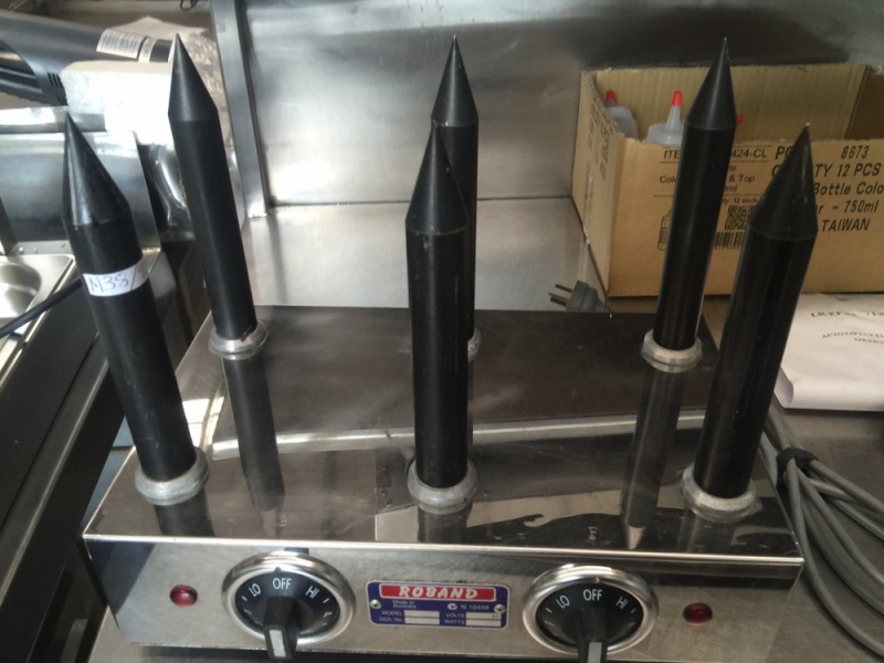 Roband Hot Dog Bun Warmer (teflon coated spikes) Used